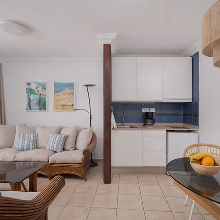 Sunsuites Carolina Apartman *